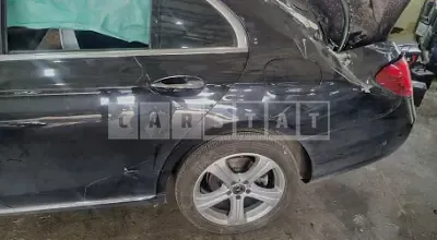 Photo 1 of 9: 2018 Mercedes-Benz E220d 4Matic, VIN WDDZF0FB5JA461839 — Korean insurance auction
