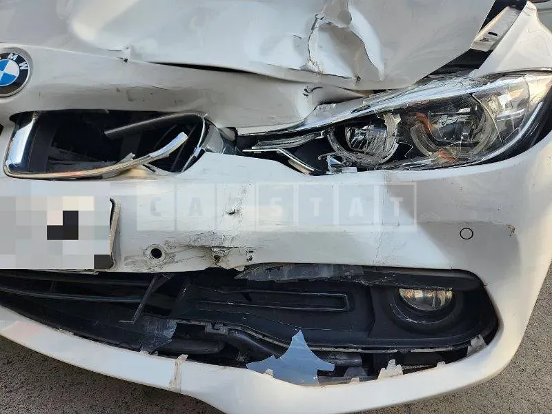 Photo 2 of 24: 2016 BMW 320d — Korean insurance auction