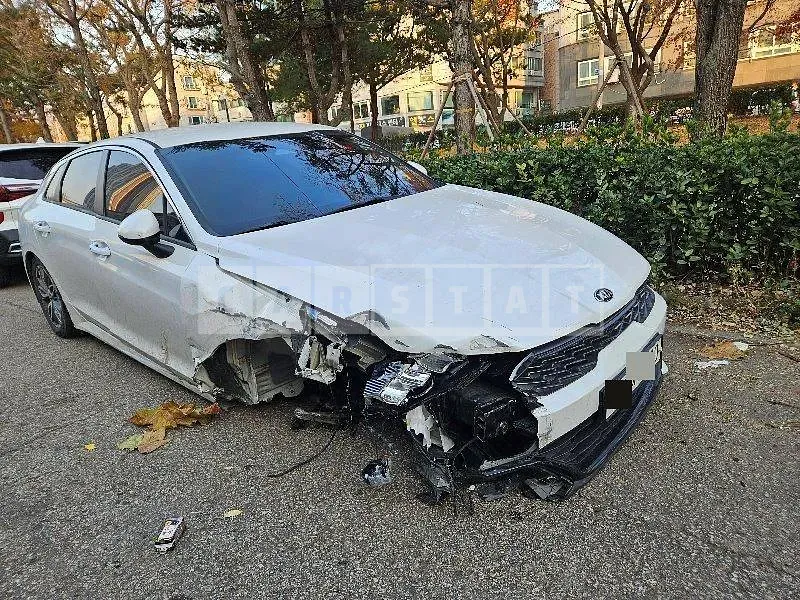 Photo 2 of 31: 2021 Kia K5 — Korean insurance auction