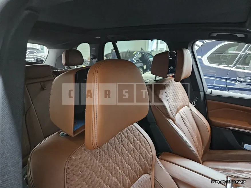 Photo 2 of 8: 2020 BMW X5 M50d — Korean insurance auction