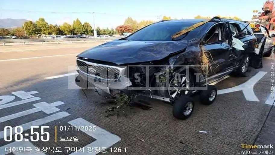 Photo 2 of 14: 2017 Kia Sorento — Korean insurance auction