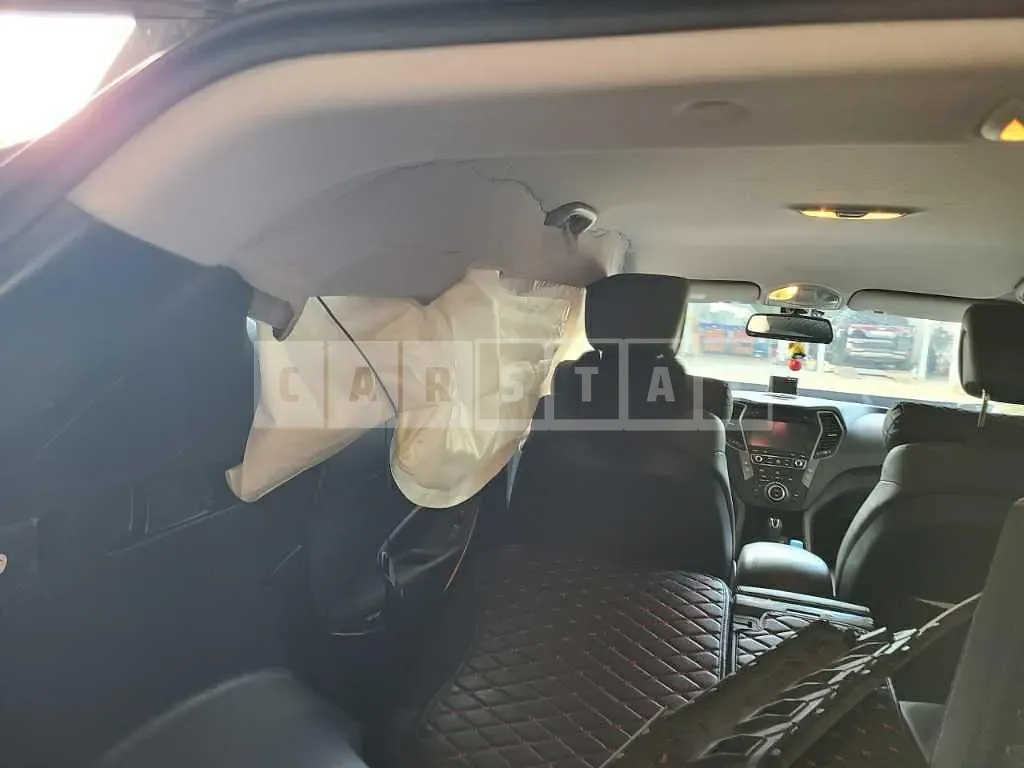 Photo 2 of 10: 2018 Hyundai Santa Fe DM — Korean insurance auction