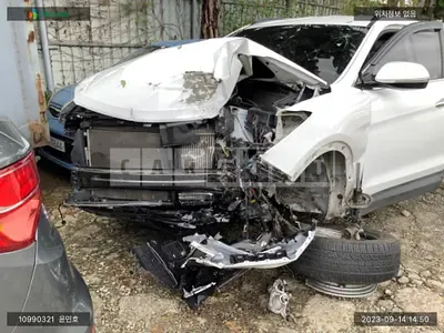 Photo 1 of 15: 2015 Hyundai Santa Fe, VIN KMHSW81UBFU499912 — Korean insurance auction