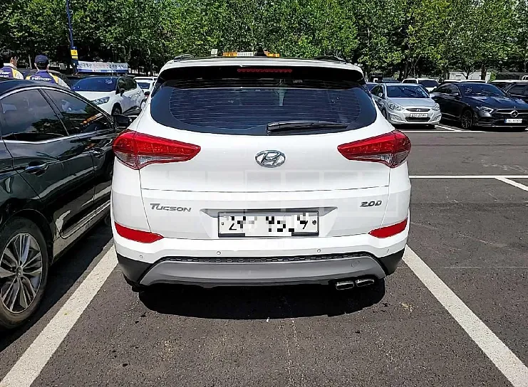 Photo 2 of 8: 2018 Hyundai Tucson, VIN KMHJ581ABJU553308 — Korean insurance auction