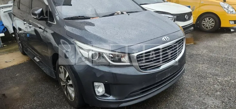 Photo 2 of 8: 2015 Kia Carnivals — Korean insurance auction