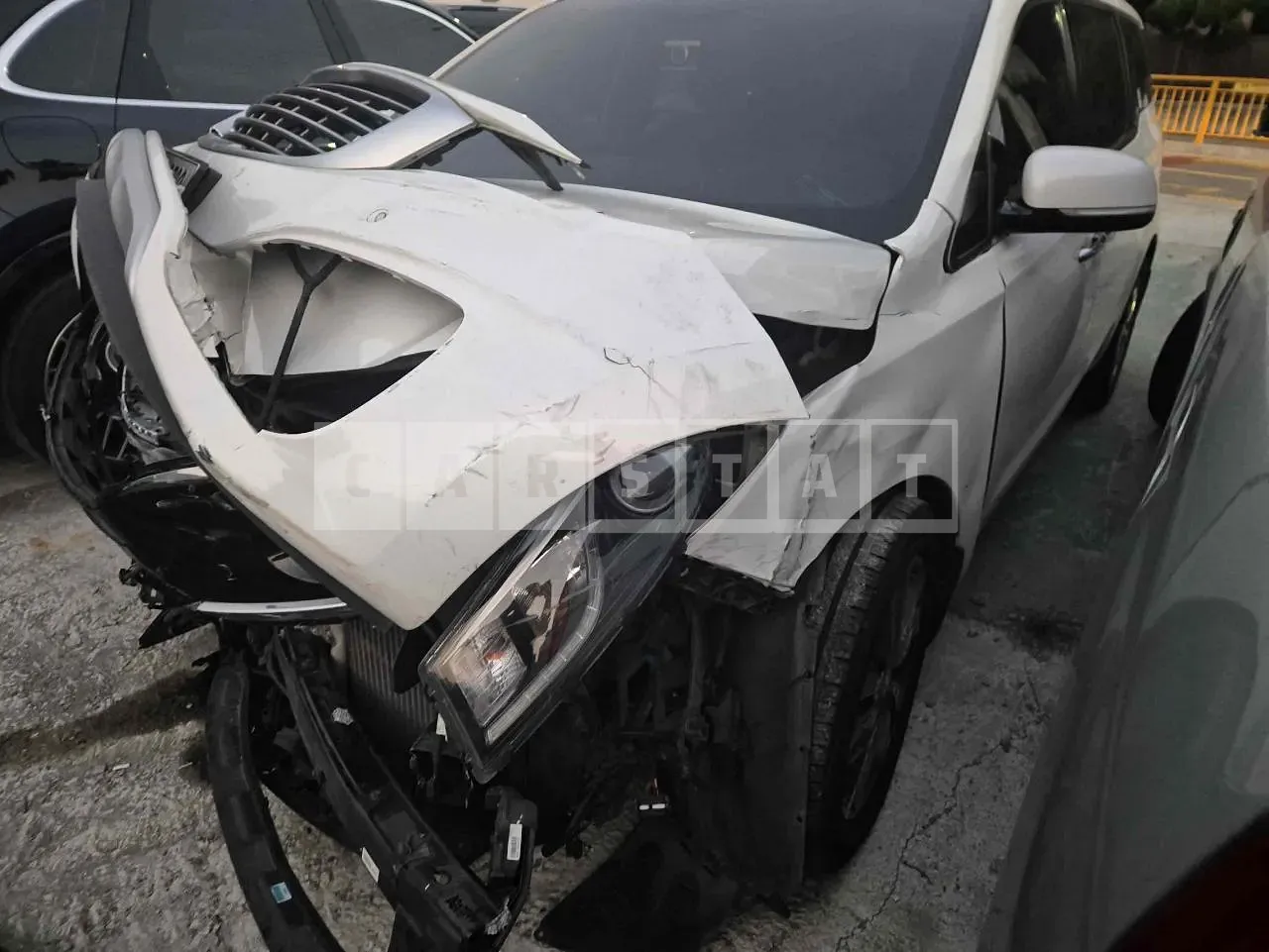 Photo 2 of 19: 2015 Kia Carnival, VIN KNAME81ABGS140772 — Korean insurance auction