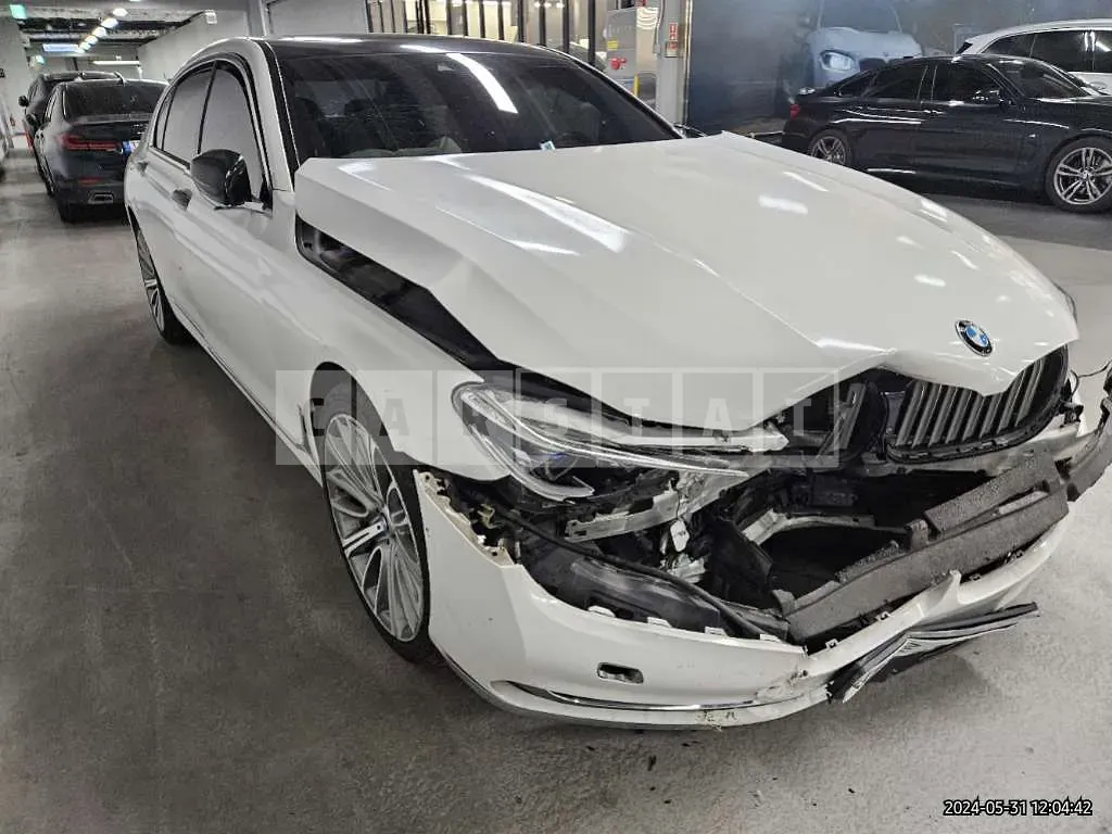 Photo 2 of 47: 2016 BMW 750Li xDrive, VIN WBA7F2109GG524737 — Korean insurance auction