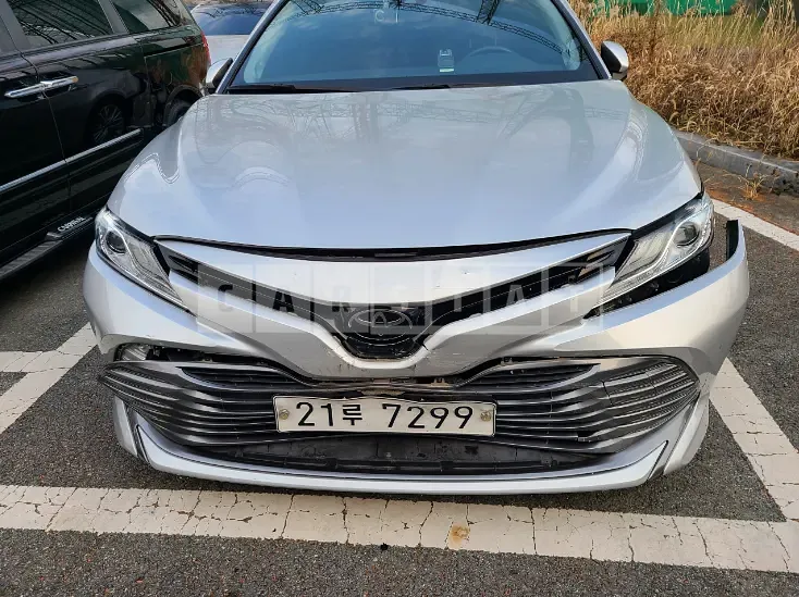 Photo 2 of 27: 2018 Toyota Camry, VIN JTNB11HKXJ3066648 — Korean insurance auction