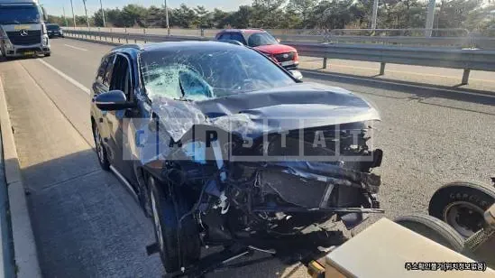 Photo 2 of 7: 2018 Kia Sorento, VIN KNAPS81ABJA385145 — Korean insurance auction