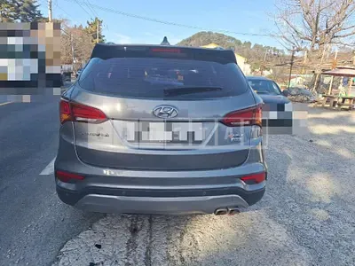 Photo 1 of 10: 2015 Hyundai Santa Fe DM 4WD — Korean insurance auction