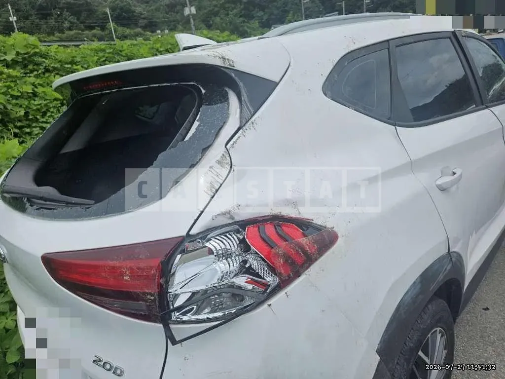 Photo 2 of 14: 2018 Hyundai Tucson TL — Korean insurance auction