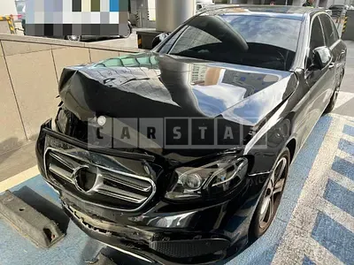 Photo 1 of 19: 2017 Mercedes-Benz E300 4Matic — Korean insurance auction