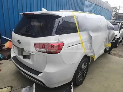 Photo 1 of 17: 2015 Kia Carnivals — Korean insurance auction