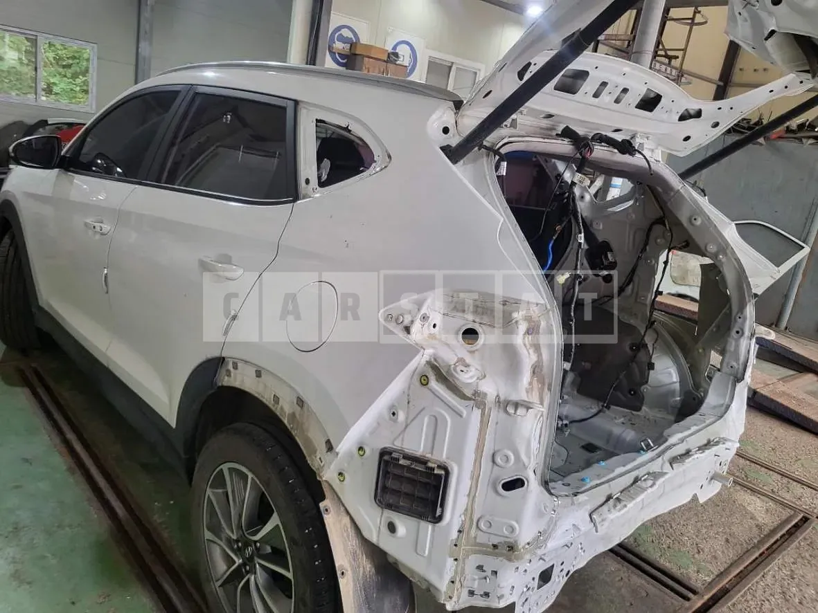 Photo 2 of 6: 2017 Hyundai Tucson TL, VIN KMHJ381ABJU588131 — Korean insurance auction