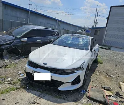 Photo 1 of 33: 2020 Kia K5 — Korean insurance auction
