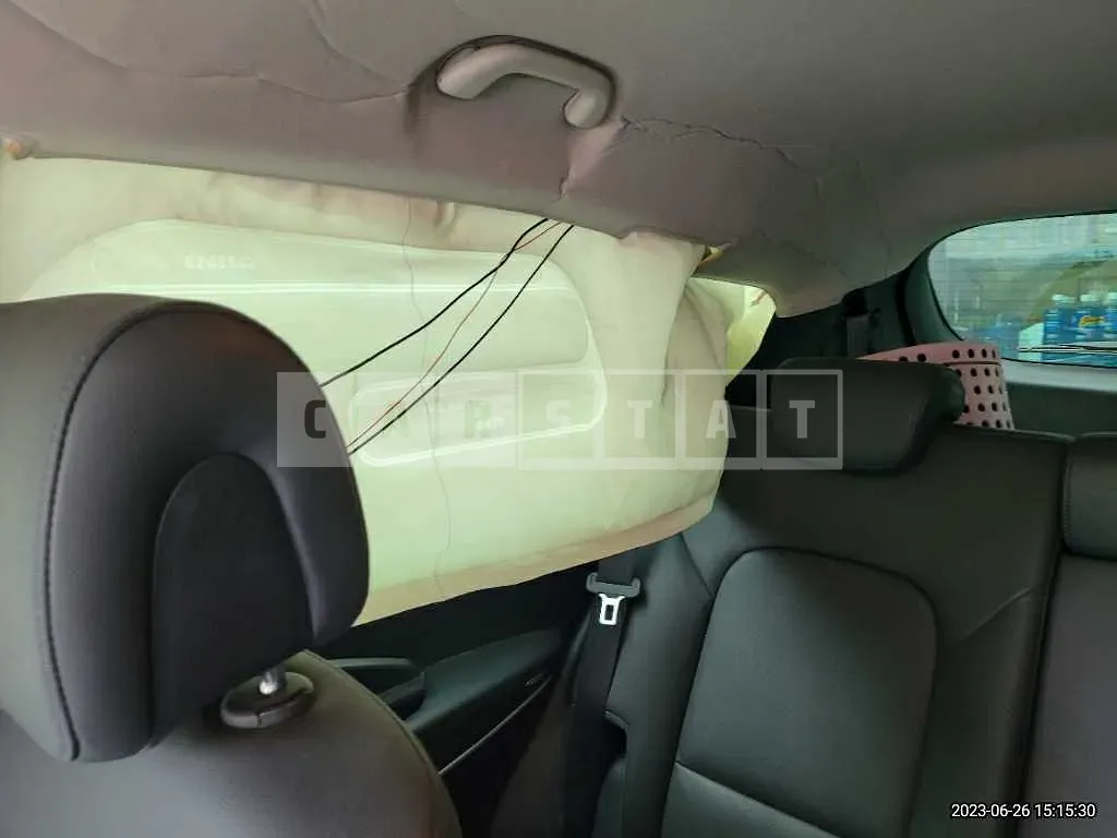 Photo 2 of 15: 2015 Hyundai Santa Fe, VIN KMHSW81UDFU375813 — Korean insurance auction