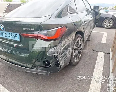 Photo 2 of 44: 2022 BMW i4 — Korean insurance auction