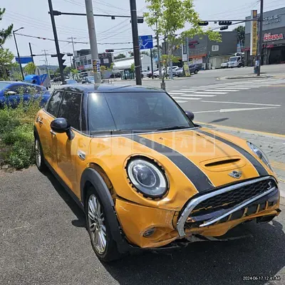 Photo 1 of 39: 2015 MINI Cooper S Five-Door — Korean insurance auction