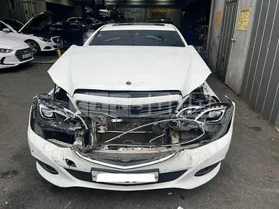 Photo 1 of 18: 2015 Mercedes-Benz E220 BlueTec, VIN WDDHF0ABXFB117329 — Korean insurance auction