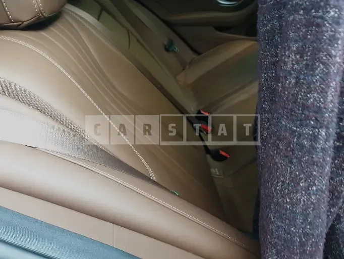 Photo 2 of 9: 2019 Mercedes-Benz E 300 4Matic, VIN WDDZF4KB7KA677688 — Korean insurance auction