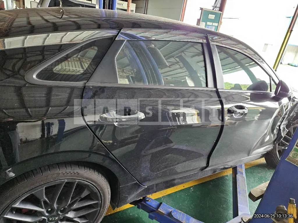 Photo 2 of 16: 2020 Kia K5 — Korean insurance auction