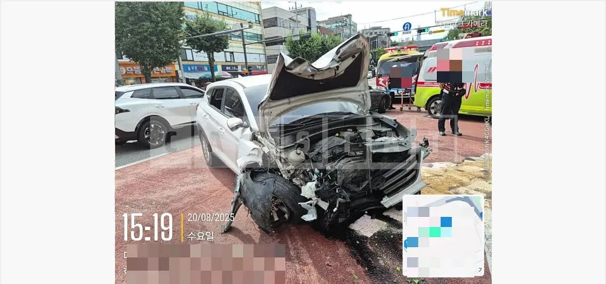 Photo 2 of 3: 2015 Hyundai Tucson TL — Korean insurance auction