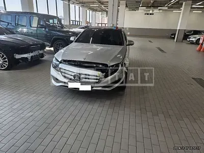 Photo 1 of 19: 2017 Mercedes-Benz E 300 4Matic — Korean insurance auction