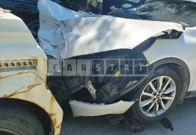 Photo 2 of 7: 2016 Kia Sorento, VIN KNAPK81ABGA157110 — Korean insurance auction