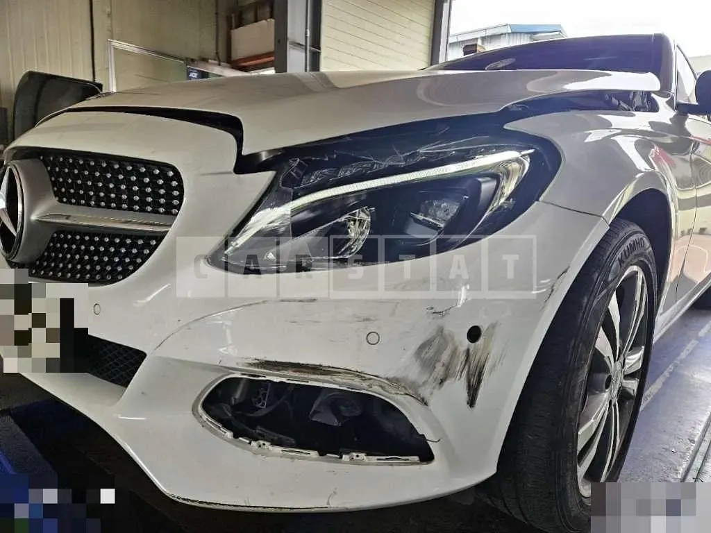 Photo 2 of 12: 2017 Mercedes-Benz C200 — Korean insurance auction