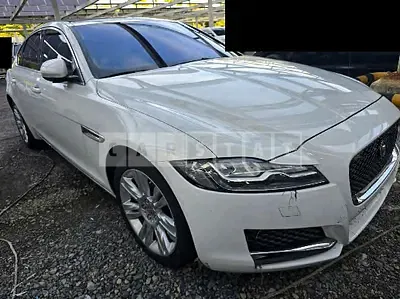 Photo 1 of 21: 2016 Jaguar XF 20d — Korean insurance auction