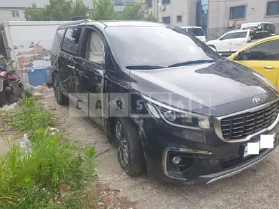 Photo 1 of 13: 2019 Kia Carnival, VIN KNAMB81ABKS606444 — Korean insurance auction