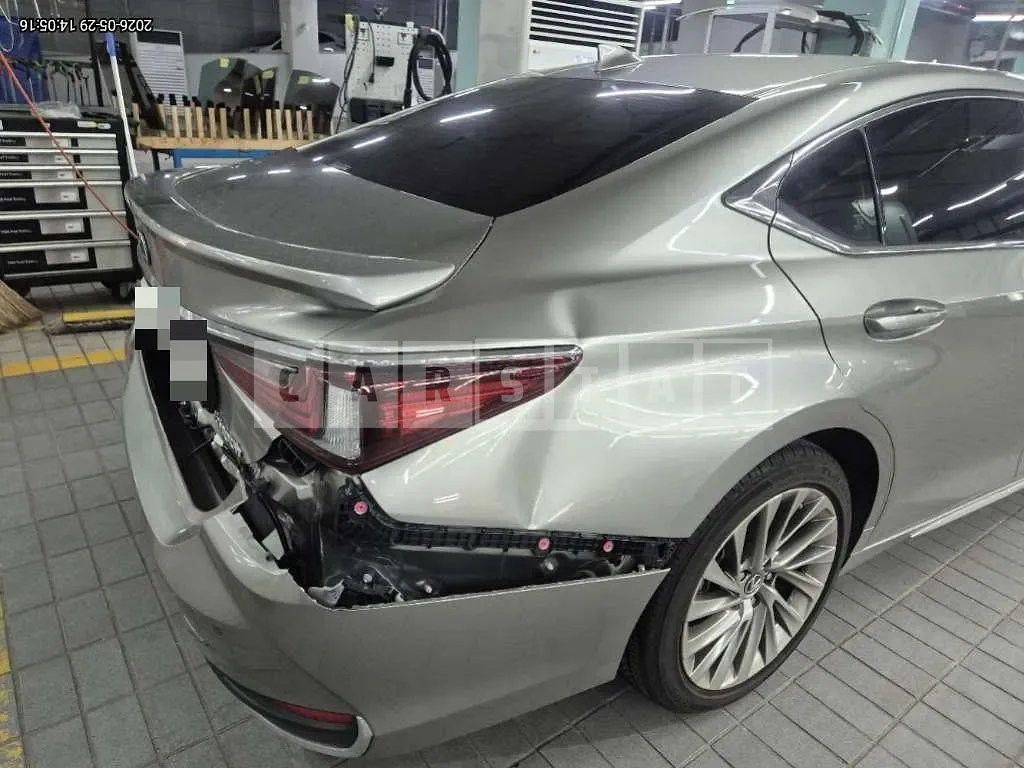 Photo 2 of 24: 2025 Lexus ES300h — Korean insurance auction
