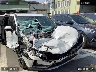 Photo 1 of 11: 2021 Kia Carnival Limousine, VIN KNANE813BNS134875 — Korean insurance auction