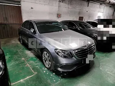 Photo 1 of 49: 2019 Mercedes-Benz E300 4Matic, VIN WDDZF4KB1KA559765 — Korean insurance auction