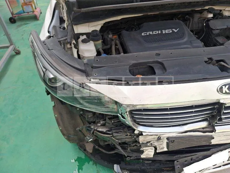 Photo 2 of 13: 2017 Kia Carnival, VIN KNAMC81ABJS417032 — Korean insurance auction