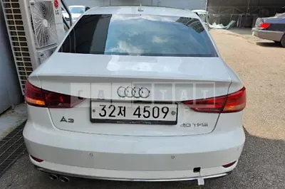 Photo 1 of 11: 2018 Audi I 40TFSI, VIN WAUZZZ8V1J1078863 — Korean insurance auction