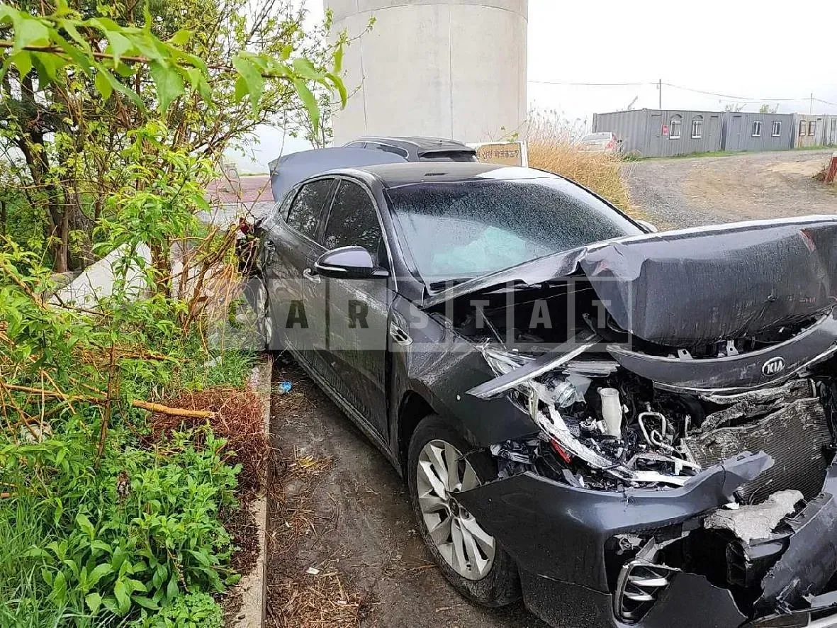 Photo 2 of 12: 2015 Kia K5 2.0, VIN KNAGX411BGA038230 — Korean insurance auction
