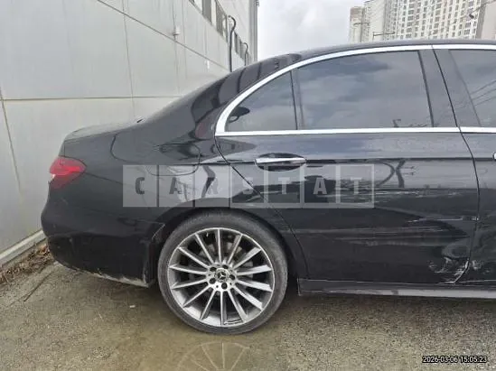 Photo 2 of 13: 2022 Mercedes-Benz E350 4Matic — Korean insurance auction