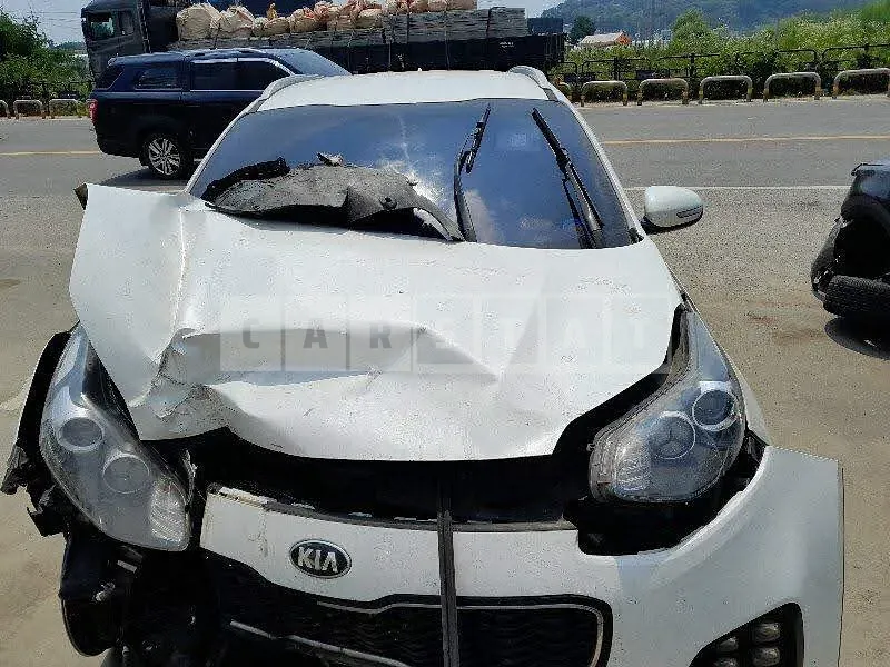 Photo 2 of 31: 2017 Kia Sportage, VIN KNAPN813BHK265023 — Korean insurance auction