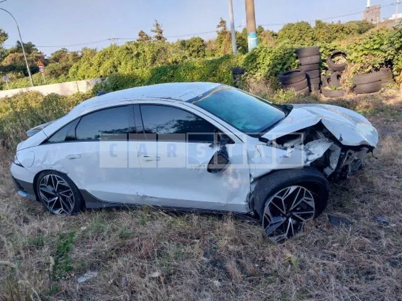 Photo 2 of 18: 2022 Hyundai IONIQ [Jeju EV] [Special Delivery] 2023 IONIQ 6 Long Range [EV] 2WD Prestige, VIN KMHM541AFPA004549 — Korean insurance auction