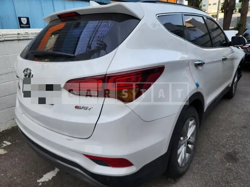 Photo 2 of 24: 2017 Hyundai Santa Fe DM — Korean insurance auction
