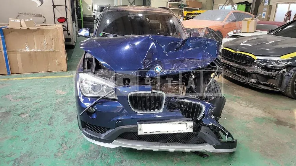 Photo 2 of 8: 2015 BMW X1 xDrive 20d, VIN WBAVP9109FVV49614 — Korean insurance auction