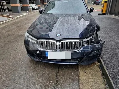 Photo 1 of 27: 2022 BMW 530i — Korean insurance auction