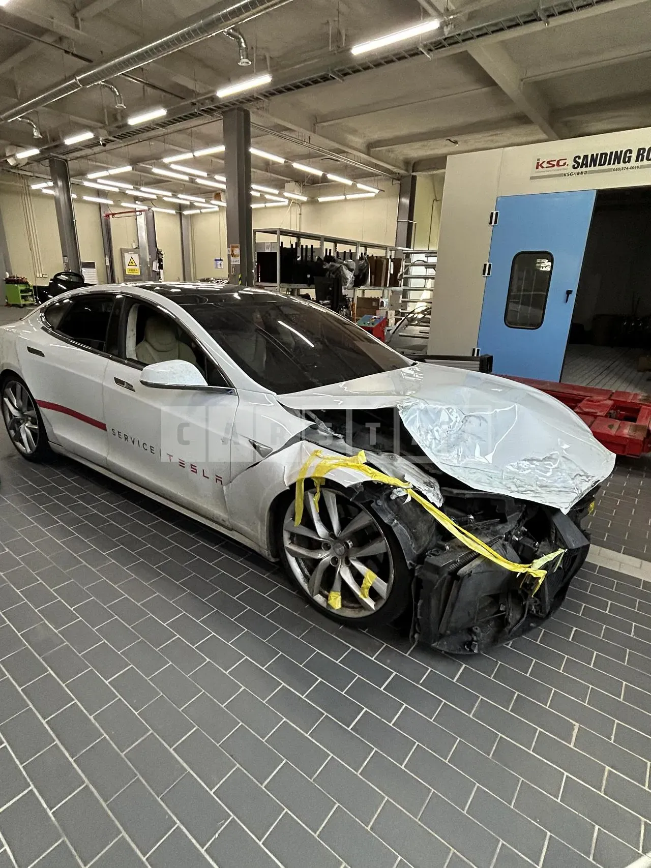 Photo 2 of 13: 2017 Tesla Model S P100d, VIN 5YJSA1E40HF192119 — Korean insurance auction