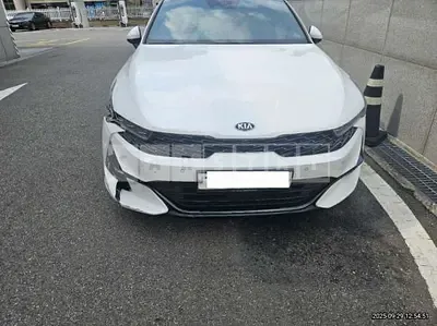 Photo 1 of 19: 2021 Kia K5 — Korean insurance auction