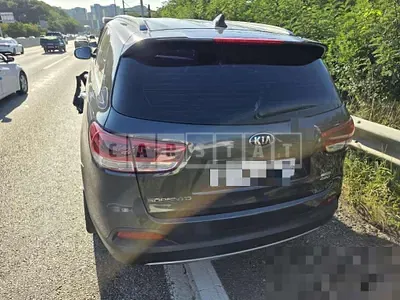 Photo 1 of 12: 2016 Kia Sorento 4WD — Korean insurance auction