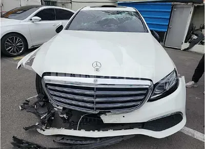 Photo 1 of 29: 2017 Mercedes-Benz E220 d 4Matic — Korean insurance auction
