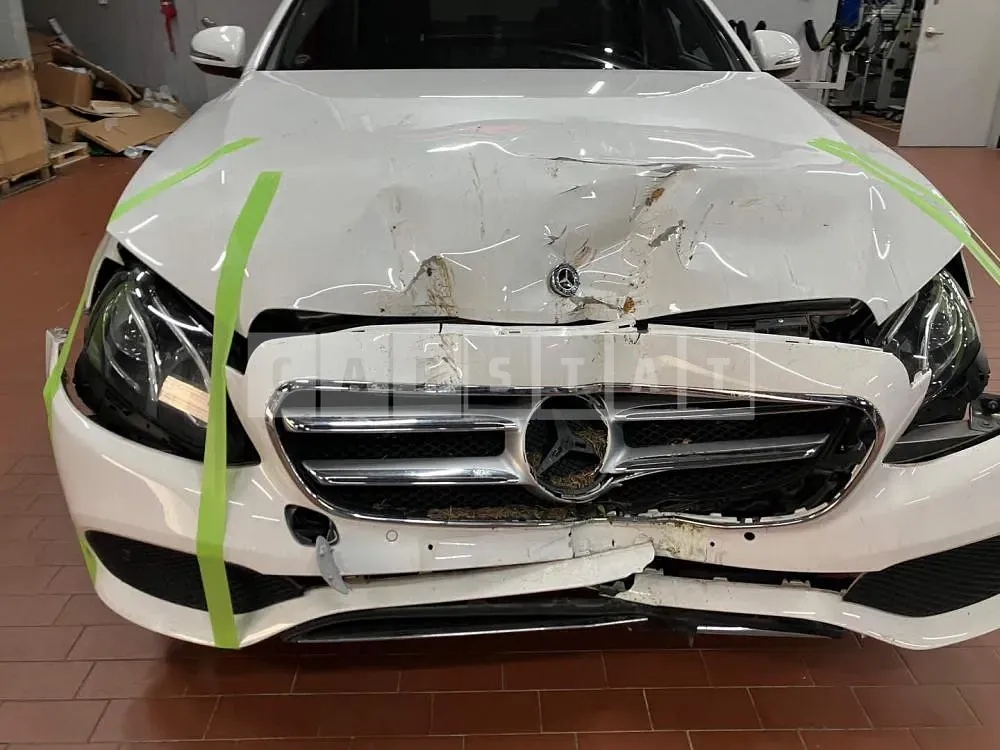 Photo 2 of 23: 2019 Mercedes-Benz E300, VIN WDDZF4JB5KA612906 — Korean insurance auction