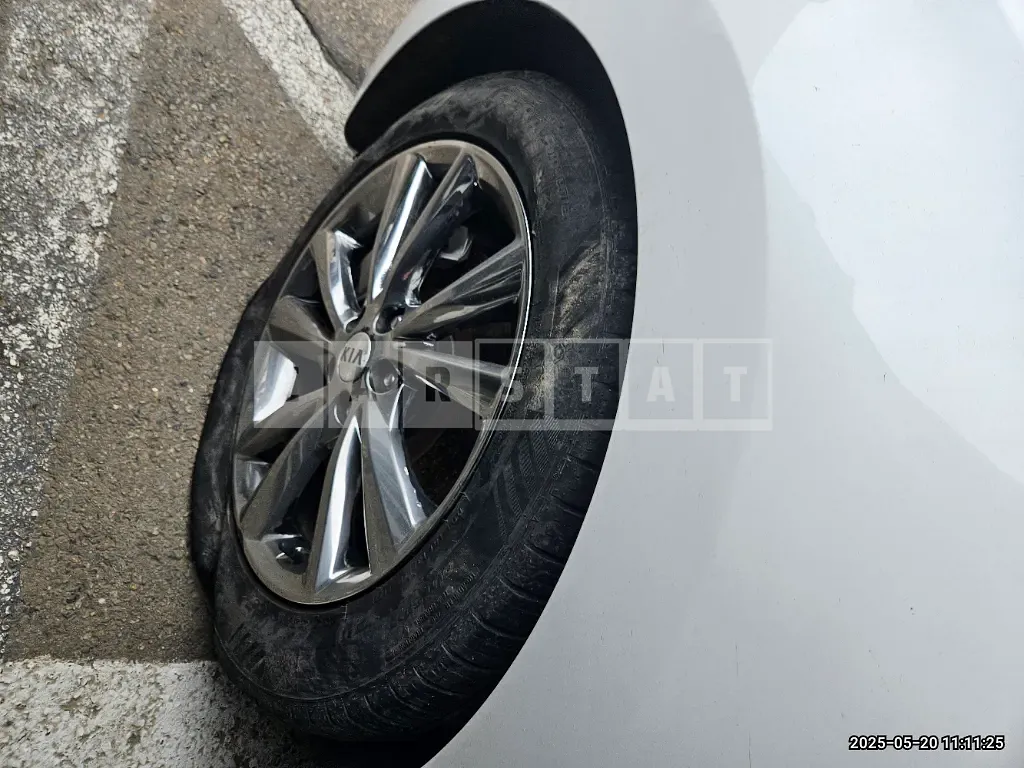 Photo 2 of 36: 2019 Kia Carnivals — Korean insurance auction