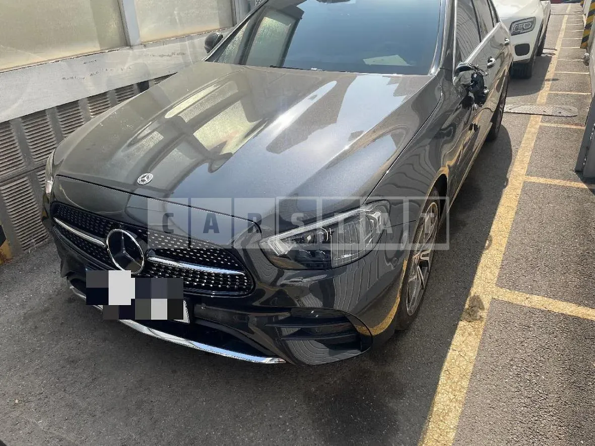 Photo 2 of 4: 2022 Mercedes-Benz (parts) E220 d Light — Korean insurance auction